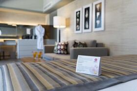 Acanthus Cennet Barut Collection