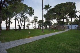 Acanthus Cennet Barut Collection