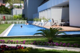 Acanthus Cennet Barut Collection