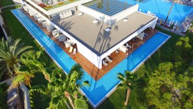 Acanthus Cennet Barut Collection