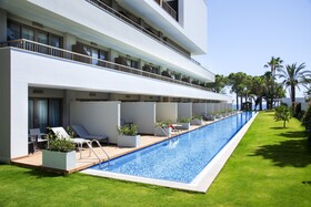 Acanthus Cennet Barut Collection