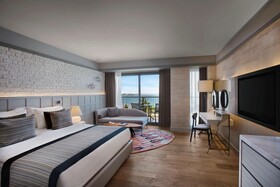 Acanthus Cennet Barut Collection