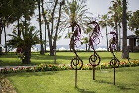 Acanthus Cennet Barut Collection