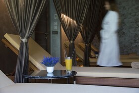 Acanthus Cennet Barut Collection