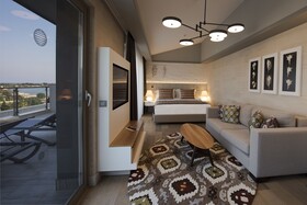 Acanthus Cennet Barut Collection