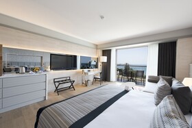 Acanthus Cennet Barut Collection