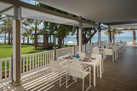 Acanthus Cennet Barut Collection