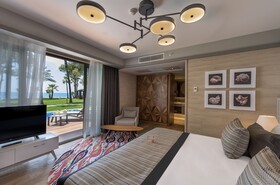 Acanthus Cennet Barut Collection