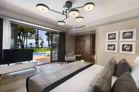 Acanthus Cennet Barut Collection