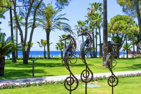 Acanthus Cennet Barut Collection