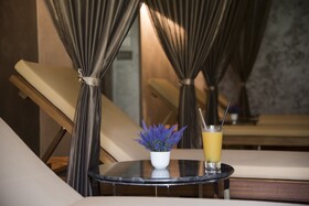 Acanthus Cennet Barut Collection