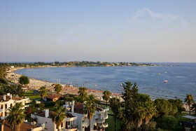 Acanthus Cennet Barut Collection