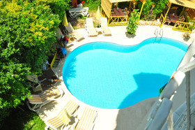 Almila Side Suite