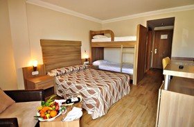 Club Side Coast Hotel