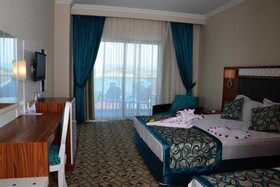 Club Side Coast Hotel