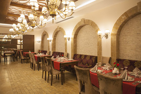 Side Aluna Hotel