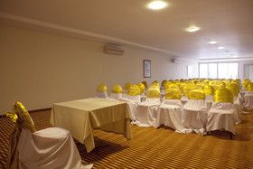 Side Aluna Hotel