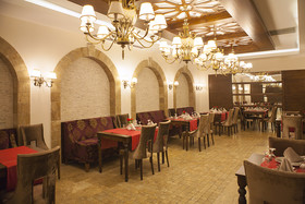 Side Aluna Hotel