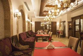 Side Aluna Hotel