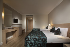 Side Aluna Hotel