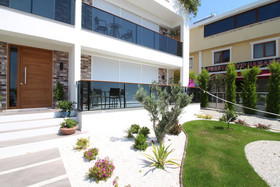 Elia Apartments