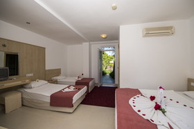 Elis Beach Hotel