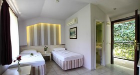 Leda Beach Hotel