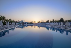 LRS Lake & River Side Hotel & Spa