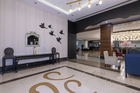 LRS Lake & River Side Hotel & Spa