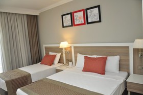 LRS Port River Hotel & Spa