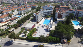 Side Resort Annex