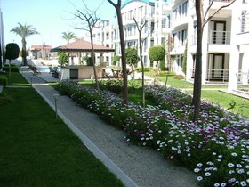 Side Garden Residence