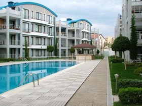 Side Garden Residence
