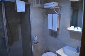 Side Legend Hotel