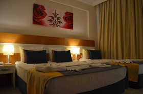 Side Legend Hotel