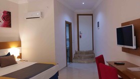Side Legend Hotel