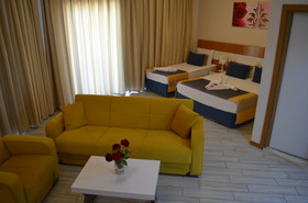Side Legend Hotel