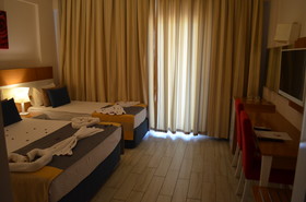 Side Legend Hotel