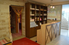 Side Legend Hotel