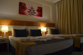 Side Legend Hotel