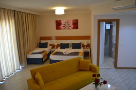 Side Legend Hotel