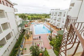 Side Resort Annex