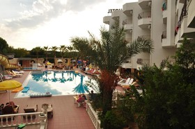 Side Resort Annex