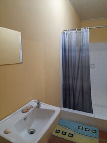 Queen's Comfort Inn