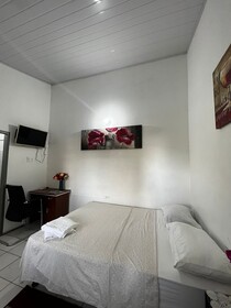 Queen's Comfort Inn
