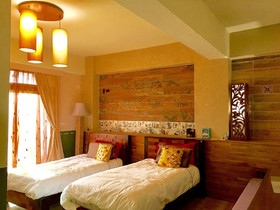 Home & Teak Homestay