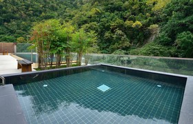 Chihpen Century Hotel