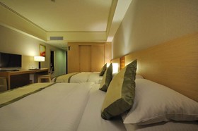 Hoya Hot Springs Resort & Spa