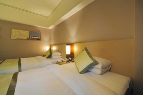 Hoya Hot Springs Resort & Spa