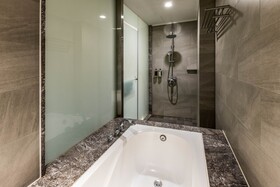 Hsin Hotel